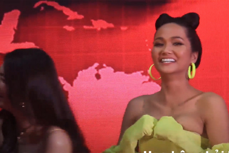 Nói về sự cố H'hen Niê suýt lộ vòng một, nàng hậu này cho biết cô sẽ rút kinh nghiệm để tránh gặp phải tình huống này một lần nữa. Ảnh: Dân Việt