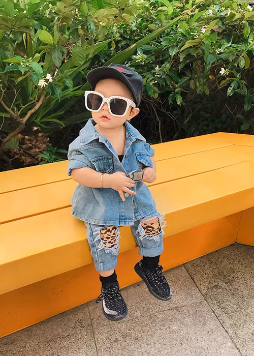 Trà Ngọc Hằng chia sẻ, cô tự tay chăm sóc con gái từ bữa ăn đến giấc ngủ.