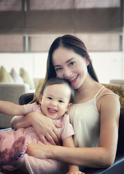 Con gái của Lan Phương càng lớn càng đáng yêu.