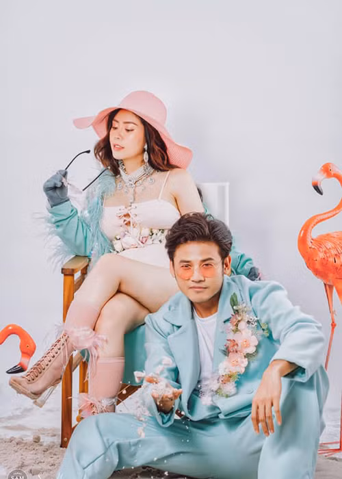 Dù bầu bí nhưng Ngọc Ánh vẫn gợi cảm hết phần người khác.