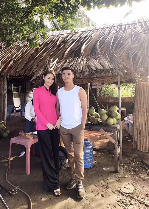 Tháng 2/2019, xuất hiện trong “Vu quy đại náo”, Linh Chi và Lâm Vinh Hải khiến bộ phim bị một số khán giả tẩy chay.