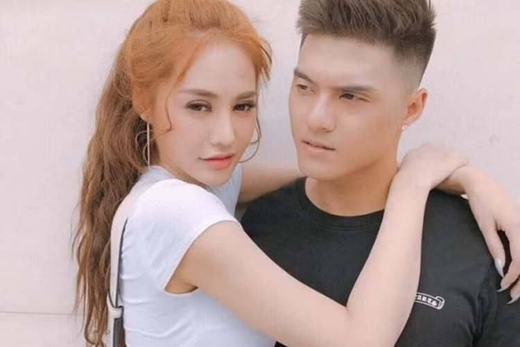 Trước sóng gió, Linh Chi và Lâm Vinh Hải cố gắng bảo vệ nhau, không quan tâm đến ý kiến trái chiều từ phía dư luận.