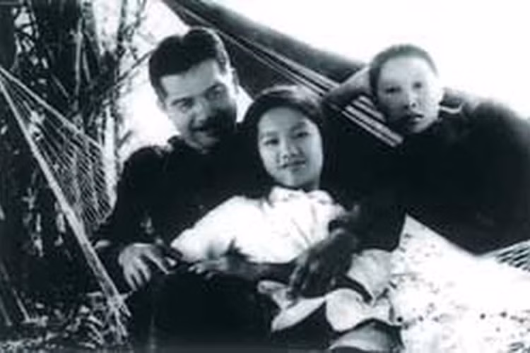 Bố của nghệ sĩ Xuân Hương là nghệ sĩ Bích Lâm. Ông là vị hiệu trưởng đầu tiên của trường Nghệ thuật Sân khấu II, nay là Đại học Sân khấu Điện ảnh TP HCM. Ảnh: Sài Gòn Giải Phóng