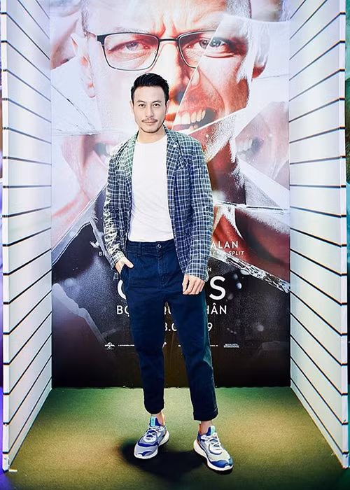 Nam thiết kế sinh năm 1983 có phong cách thời trang ấn tượng.