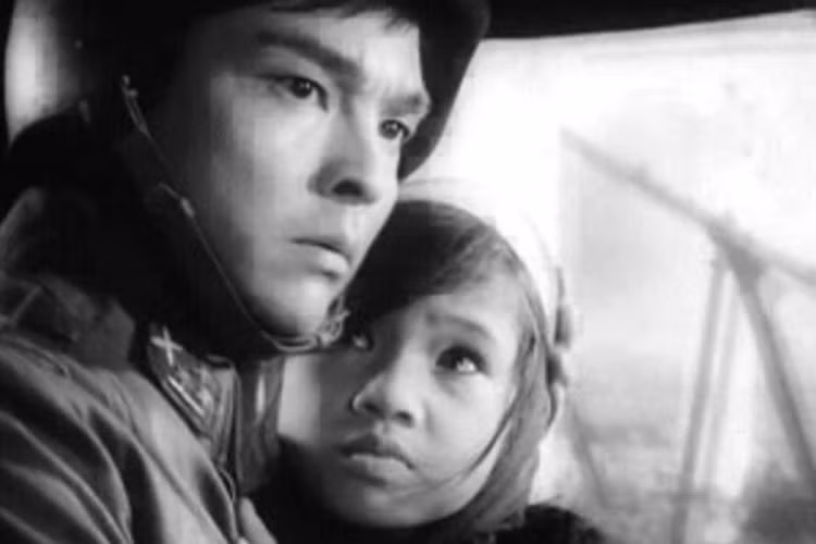 Từng đóng chung với nghệ sĩ Thế Anh trong “Em bé Hà Nội” và “Mối tình đầu”, nghệ sĩ Lan Hương cho hay, cô rất buồn và hụt hẫng khi biết tin ông qua đời.