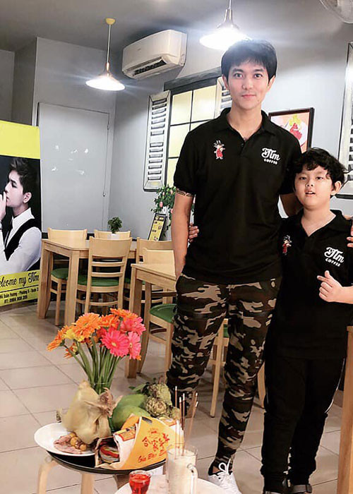 Hậu ly hôn, Tim vẫn ở chung nhà với Trương Quỳnh Anh để tiện chăm sóc con.