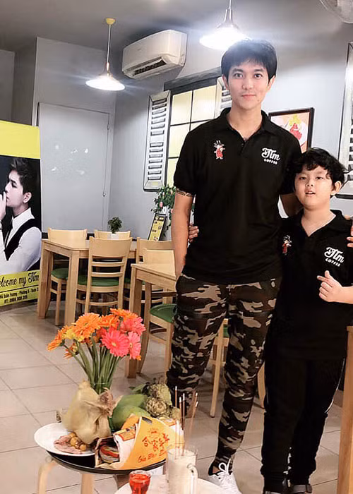 Hậu ly hôn, Tim vẫn ở chung nhà với Trương Quỳnh Anh để tiện chăm sóc con.