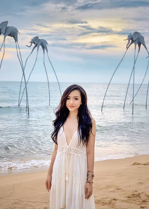 Băng Di là người đẹp bước vào showbiz đã lâu và gần như chưa từng vướng scandal.