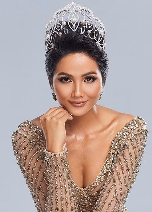 Trong những lần chia sẻ về người yêu, H'hen Niê tiết lộ bạn trai hơn 3 tuổi, làm việc trong lĩnh vực truyền thông.