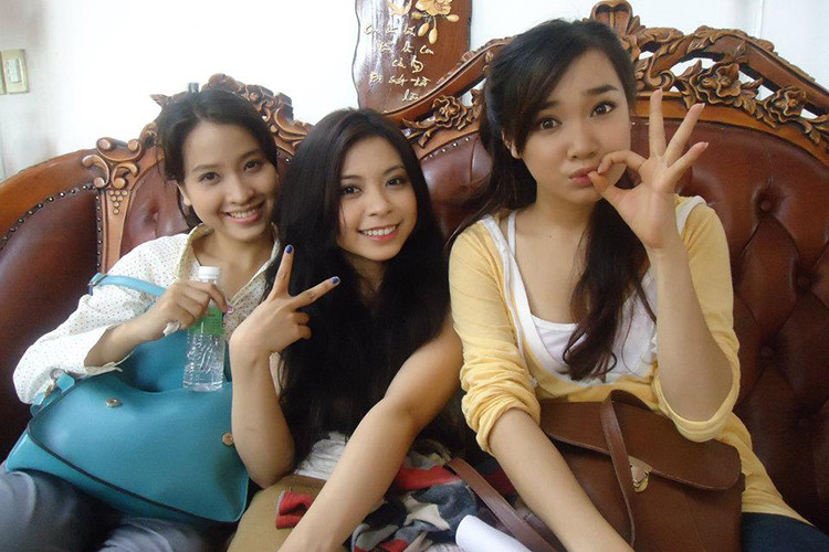 Nữ diễn viên từng tốt nghiệp khoa diễn viên kịch, điện ảnh trường Cao đẳng sân khấu điện ảnh.