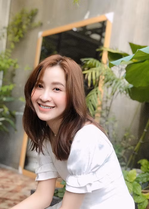 Kim Nhã sau đó hủy chuyến với lý do xuất phát từ cô. Thế nhưng, tài xế vẫn buông lời nặng nề khiến cô bức xúc và chụp biển số xe để phản ánh lên tổng đài. Ngay lúc đó, Kim Nhã bị tài xế đánh. Sau khi bị hành hung, Kim Nhã được bạn bè đưa đi cấp cứu.