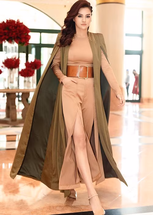 Cuộc khẩu chiến giữa Ngọc Trinh và Vũ Thu Phương hiện tạm lắng khi cả hai người đẹp không có chia sẻ đá xéo nhau.