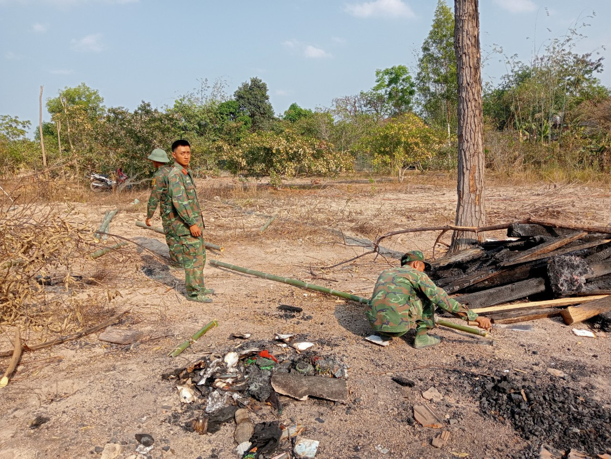 Nhận được sự hỗ trợ, giúp đỡ từ cơ quan chức năng, các đơn vị và người dân, anh không biết nói gì hơn ngoài lời cảm ơn và cảm thấy gia đình cũng được an ủi phần nào.