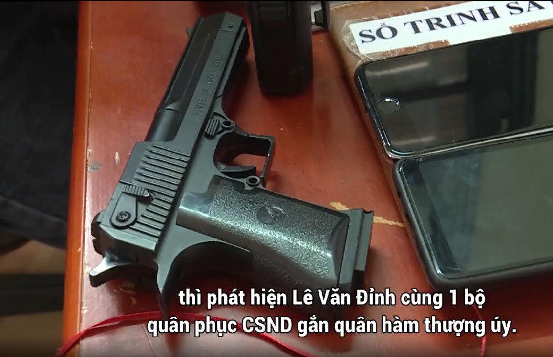 Công an xác định, Đỉnh cũng là nghi phạm đang bị Công an tỉnh Lạng Sơn truy tìm về hành vi Lừa đảo chiếm đoạt tài sản.