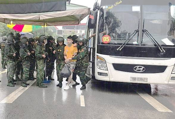 Ban chuyên án đã thu giữ gần 2.000 điện thoại di động, hơn 500 máy tính các loại cùng nhiều đồ vật, tài liệu liên quan. Công an bước đầu xác định số tiền giao dịch trên hệ thống đánh bạc này là hơn 3 tỷ nhân dân tệ (khoảng hơn 10.000 tỷ đồng).