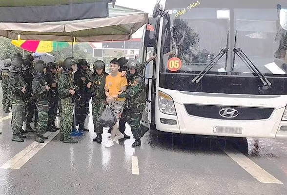 Ban chuyên án đã thu giữ gần 2.000 điện thoại di động, hơn 500 máy tính các loại cùng nhiều đồ vật, tài liệu liên quan. Công an bước đầu xác định số tiền giao dịch trên hệ thống đánh bạc này là hơn 3 tỷ nhân dân tệ (khoảng hơn 10.000 tỷ đồng).