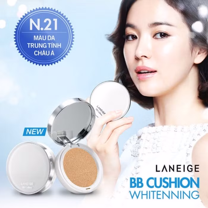 Laneige BB Cushion Pore. Là hãng đầu tiên sản xuất và tạo nên xu hướng BB Cushion (phấn nước) cực hot hiện nay, Laneige đã rất thành công khi đạt mức doanh số 1 triệu hộp Cushion bán ra trên toàn cầu năm vừa qua. Ảnh: Laneigstore.