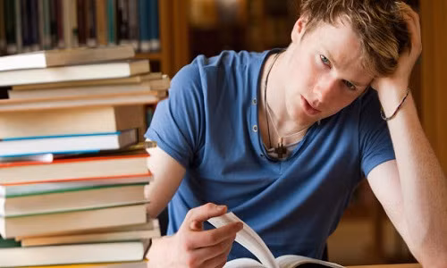 Giảm lo lắng và stress. Khi căng thẳng, bạn có thể uống một tách trà bạch đàn cho công hiệu rất tốt. 