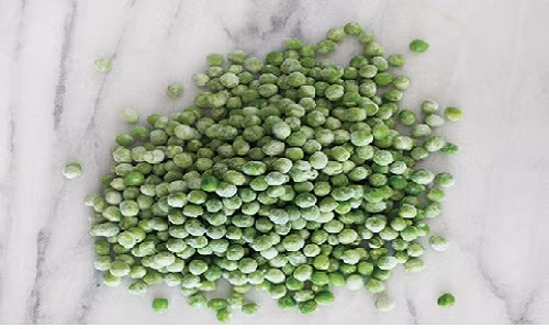 Đậu Hà Lan: Sẽ chi 45 nghìn cho một túi đậu, chia làm 7 bữa. Đậu rửa sạch đun cùng bát con nước sạch nấu trong vòng 7 phút.