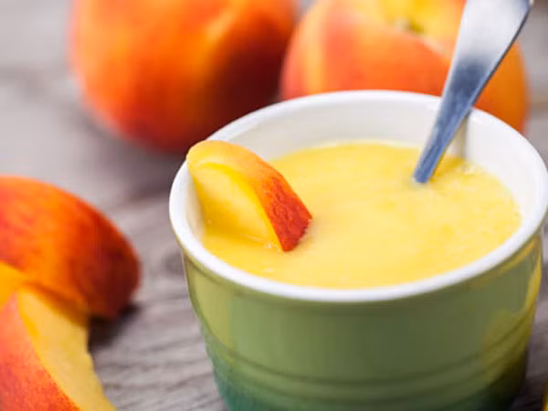 Các món ăn cho bé trong năm tuổi đầu tiên thường là những món ăn mềm, chứa đầy đủ chất dinh dưỡng và phải được xay nhuyễn.