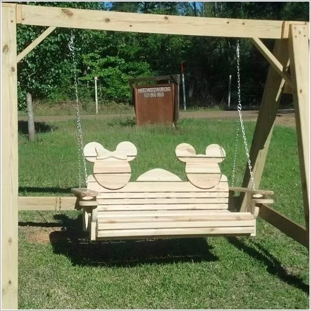 Xích đu khéo léo của một người cha tại Anh dành tặng đứa con của mình. Người cha thổ lộ, đã dành cả tháng để sáng tạo ra chiếc xích đu này.