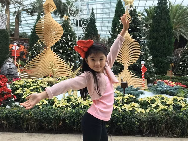 Thừa hưởng nét đẹp từ bố và mẹ, công chúa nhà Trương Ngọc Ánh càng lớn càng xinh xắn. Ảnh: Zing.vn.