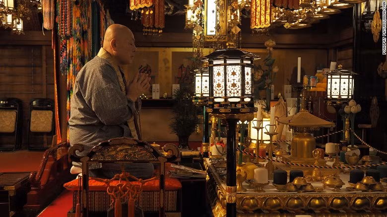 Từ đó, ai đến đây cũng xin phù hộ cho sức khỏe của người phụ nữ. Mọi người cầu nguyện mang thai bình an, cầu tự con cái, cầu nguyện khỏi bệnh ung thư và thậm chí là đến đây để cầu xin sữa về.