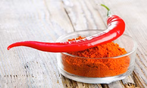 7. Hạt tiêu/ớt. Trong hạt tiêu/ớt có chứa một hợp chất gọi là capsaicin giúp cải thiện lưu lượng máu trong cơ thể, bao gồm cả bàn chân của bạn. Nó sẽ giúp giữ cho đôi chân của bạn ấm.