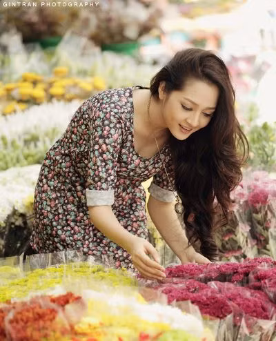 Mặc dù lịch làm việc khá kín nhưng Bảo Anh vẫn ưu tiên thời gian để cơ thể được nghỉ ngơi, mỗi ngày ít nhất phải ngủ được 8 tiếng. Ngoài ra, cô còn tạo cơ hội cho cơ thể được thư giãn bằng cách làm những việc mình thích, đi mua sắm, nghe nhạc và đọc sách. Ảnh: FBVN.