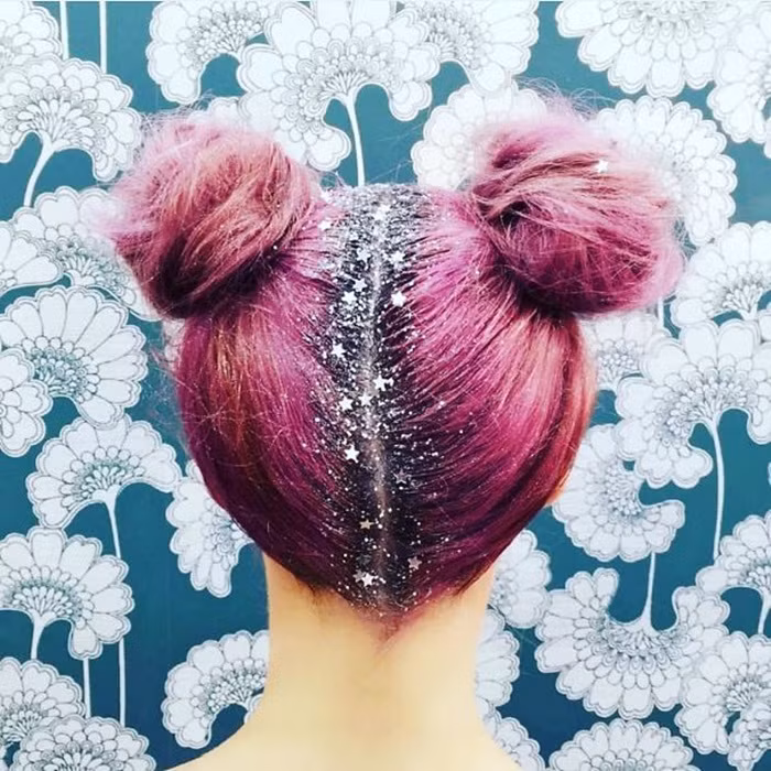 Kiểu tóc sành điệu này sau đêm Giáng sinh sẽ khó gỡ hết ngôi sao và bông tuyết lắm đây.