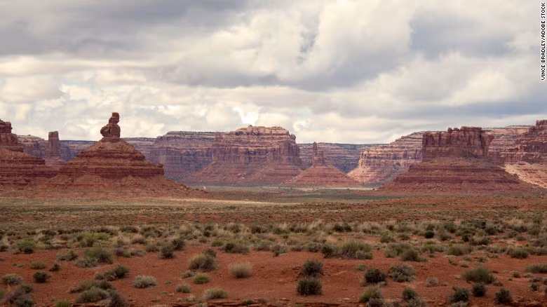 Khu vực dành riêng cho người Mỹ bản địa. Khu vực này đã được tổng thống Obama công nhận là khu di tích quốc gia, gồm có các ngôi nhà vách đá, những con đường cổ xưa... Tuy nhiên, nó sắp biến mất hoàn toàn vì bị cướp phá.