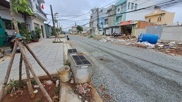 BRVT: Cận cảnh gói thầu nâng cấp đường Phạm Văn Dinh hơn 17 tỷ - Hình 5 BRVT: Can canh goi thau nang cap duong Pham Van Dinh hon 17 ty-Hinh-5