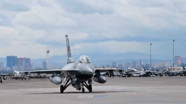 F-16 Block 70/72 do ứng dụng nhiều công nghệ mới nên giá thành của chúng cũng khá cao, mỗi chiếc sẽ rơi vào khoảng 70-80 triệu USD tùy theo số lượng đặt mua.