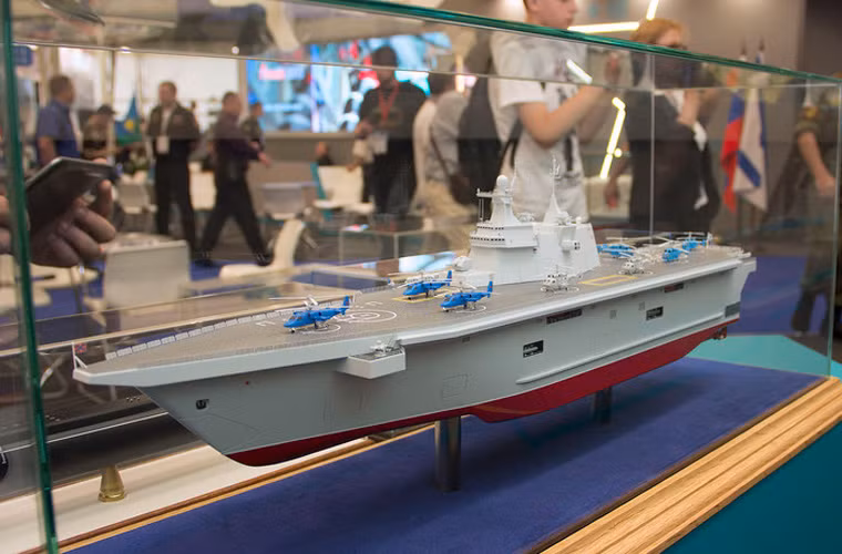 "Theo ước tính của chúng tôi, một con tàu như vậy sẽ có giá khoảng 40 tỷ rub", ông Vladimir Pepelyayev nói. Cũng theo vị lãnh đạo viện Krylov, Hải quân Nga có kế hoạch tiếp nhận hai tàu tấn công đổ bộ trước năm 2025. Nguồn ảnh: livejounal