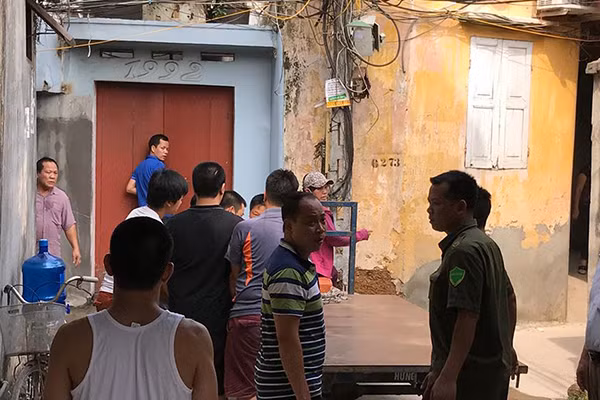 Hinh phat nao cho nguoi me giet trai hon 1 thang tuoi o Ha Noi?