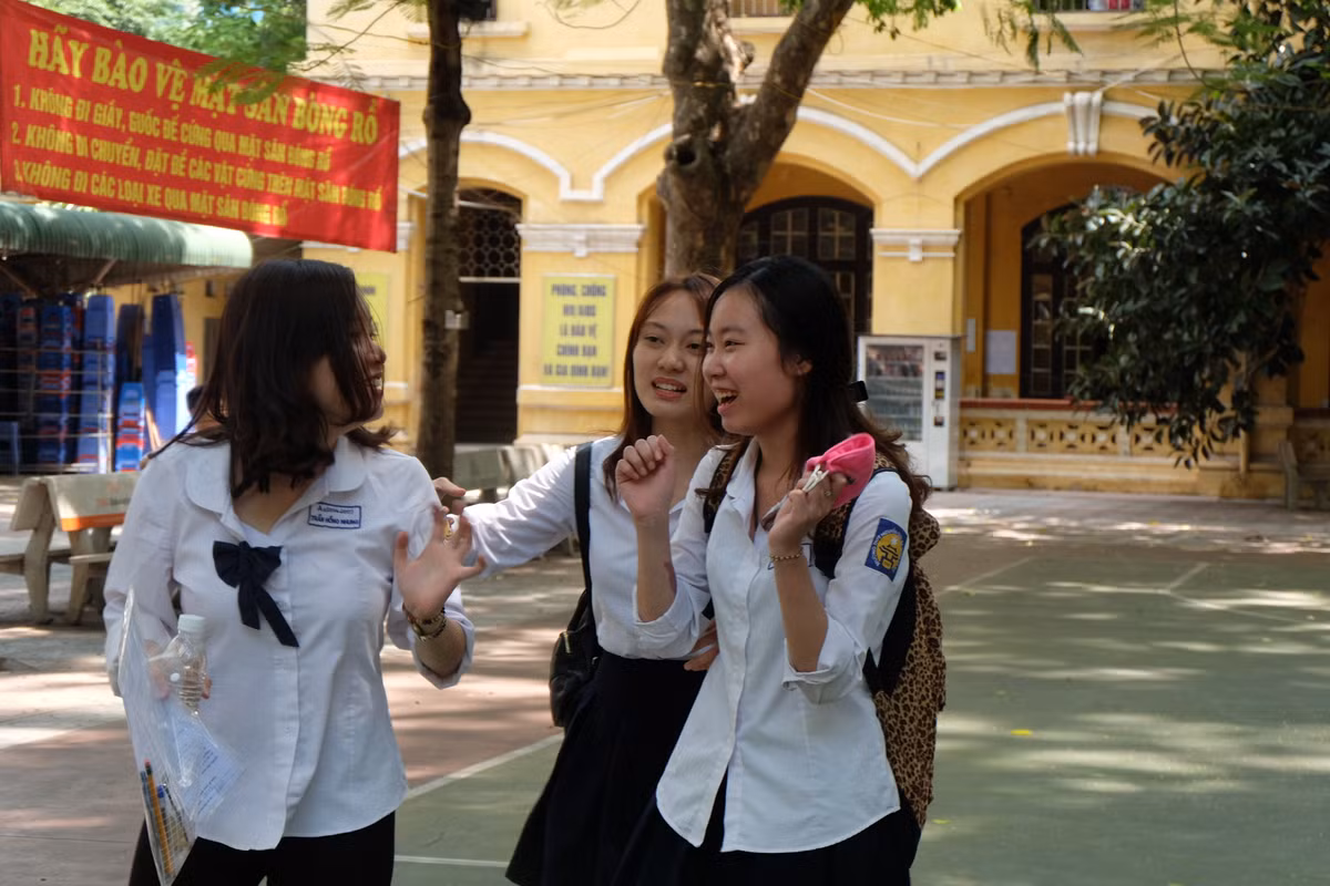 Các sĩ tử cho rằng, phần dễ nhất là phần đọc hiểu, đề thi năm nay không khó như tưởng tượng.