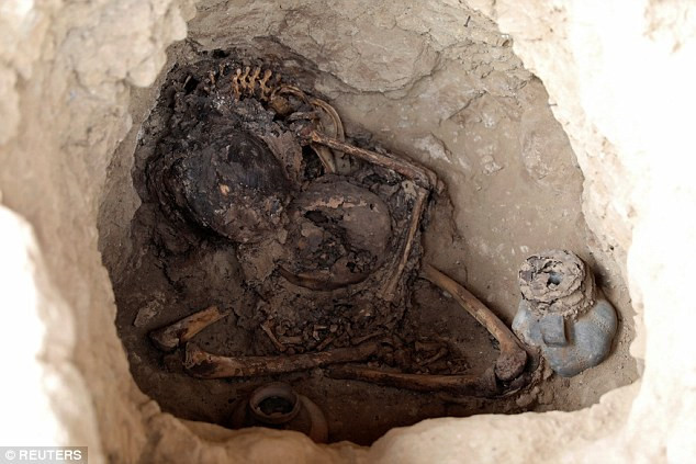 Bộ xương không nguyên vẹn của một xác chết từ nhiều năm trước.