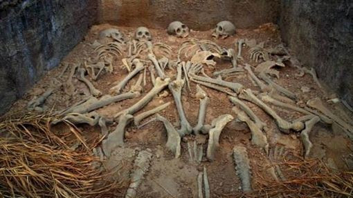 Trong ngôi cổ mộ chưa rõ danh tính chủ nhân này, các nhà khảo cổ đã phát hiện ra hàng chục bộ di cốt của những kẻ mộ tặc. (Ảnh minh họa).