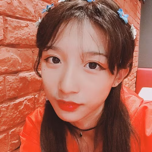 Sau khi thông tin hot girl xinh đẹp Abbily là con trai được lan truyền, rất nhanh đã gây xôn xao cộng đồng mạng.