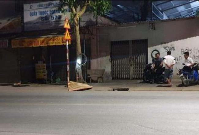  Thi thể thanh niên nằm bên lề đường, người nhiều vết thương: Vào 23h30 đêm 28/1, người dân sống trên đường Thủ Khoa Huân (phường Thuận Giao, Thuận An) thấy anh V.M.T (24 tuổi, ngụ thành phố Thủ Dầu Một, Bình Dương) tử vong ở lề đường liền báo Công an. Được biết, Tối 28/1, anh V.M.T có xảy ra mâu thuẫn với một số người khi đến ăn tại một quán trên địa bàn phường Thuận Giao (thành phố Thuận An). 