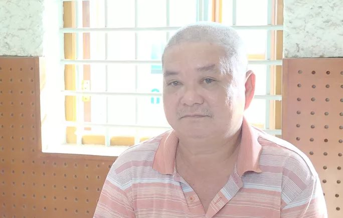  Lừa đảo chiếm đoạt tiền, vàng của bệnh nhân: Bà Neang Sama, 52 tuổi, ngụ xã Lê Trì, huyện Tri Tôn, An Giang, đưa em gái tên Neang Nhây đến điều trị tại Bệnh viện Sản - nhi tỉnh An Giang. Lê Văn Hiếu (SN 1968; ngụ thị xã Tân Châu, tỉnh An Giang) đến tiếp cận và giới thiệu với bà Sama có quen nhiều bác sĩ và muốn giúp đỡ. Hiếu đã lừa 4 triệu đồng của bà Sama còn bà Nhây bị lừa toàn bộ vòng vàng đeo trên người trị giá khoảng 44 triệu đồng. Hôm nay, Công an TP Long Xuyên, tỉnh An Giang đang tạm giữ Hiếu để điều tra về hành vi "Lừa đảo chiếm đoạt tài sản".