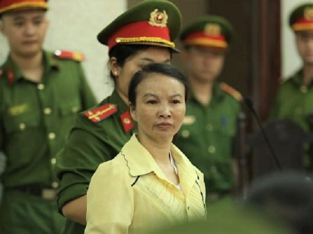 Thu là người đến biên giới mua hàng cấm. Sau đó, Công và Lường Văn Hùng giao ma túy cho bà Hiền. Quá trình tố tụng, bị cáo Trần Thị Hiền không thừa nhận cáo buộc và khai không quen biết Bùi Văn Công.