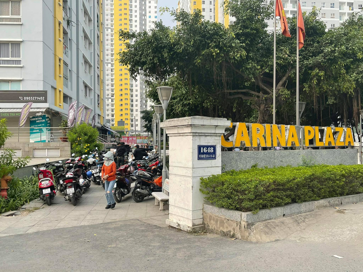 Xác minh bước đầu, nạn nhân tử vong là ông Đỗ Huy Du (sinh năm 1978, là cư dân chung cư). 