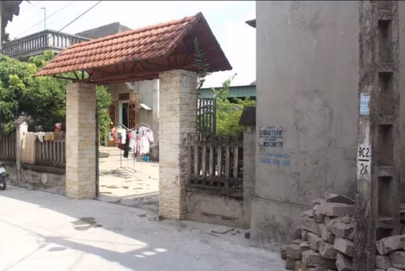 Thay vo voi dong nghiep trong nha, chong noi con ghen, linh 18 nam tu-Hinh-3