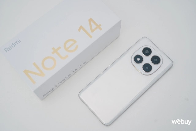 Xiaomi vừa giới thiệu dòng sản phẩm Redmi Note 14 series, bao gồm 3 model chính: Redmi Note 14 5G, Redmi Note 14 Pro 5G và Redmi Note 14 Pro+ 5G. Series năm nay được Xiaomi tập trung vào thiết kế với khả năng chống nước IP69K, vốn chỉ xuất hiện trên các dòng máy siêu bền bỉ, thậm chí còn vượt trội hơn cả các máy flagship của Samsung và Apple.