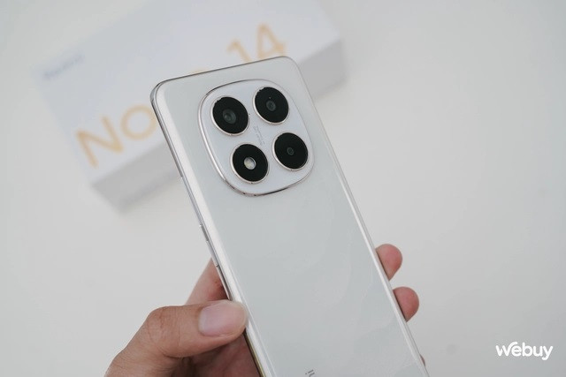 Về camera, Redmi Note 14 Pro trang bị hệ thống 3 camera chính ở mặt lưng, với mô-đun camera đặt ở chính giữa thay vì lệch trái như model tiền nhiệm. Thông số camera gồm: góc rộng 50MP f/1.5, góc siêu rộng 8MP f/2.2 góc nhìn 120 độ và camera macro 2MP. Chất lượng cụm camera này ở mức khá, không quá xuất sắc