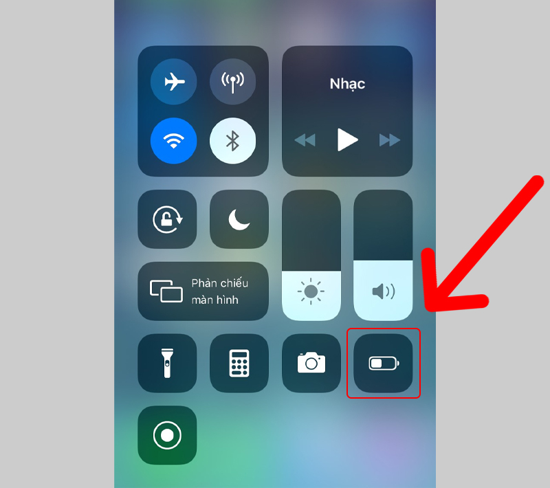 Tuy nhiên nó không hỗ trợ một số thao tác như bật chế độ kiệm pin, điều khiển nhạc, bật/tắt 4G v.v.. Để thực hiện các thao tác này, người dùng cần phải tạo phím tắt riêng. Ảnh chụp màn hình