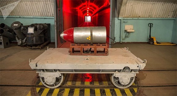 Đầu đạn hạt bên trong mà ngư K5 mang theo có sức mạnh tương đương với ngư lôi Mk5 của Hoa Kỳ lúc đó. Lý do mà Liên Xô sử dụng loại đầu đạn này là mục tiêu của cuộc thử nghiệm. Họ muốn biết nếu bị tấn công bởi một quả đạn như vậy, hạm đội tàu tác chiến sẽ ra sao. Ảnh: Ảnh: Military Libr