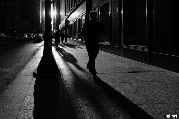 Nhiều người cho rằng đó là do những linh hồn đang trêu chọc bạn, nếu bạn trả lời thì bạn sẽ gặp xui xẻo. Ảnh: iini.net