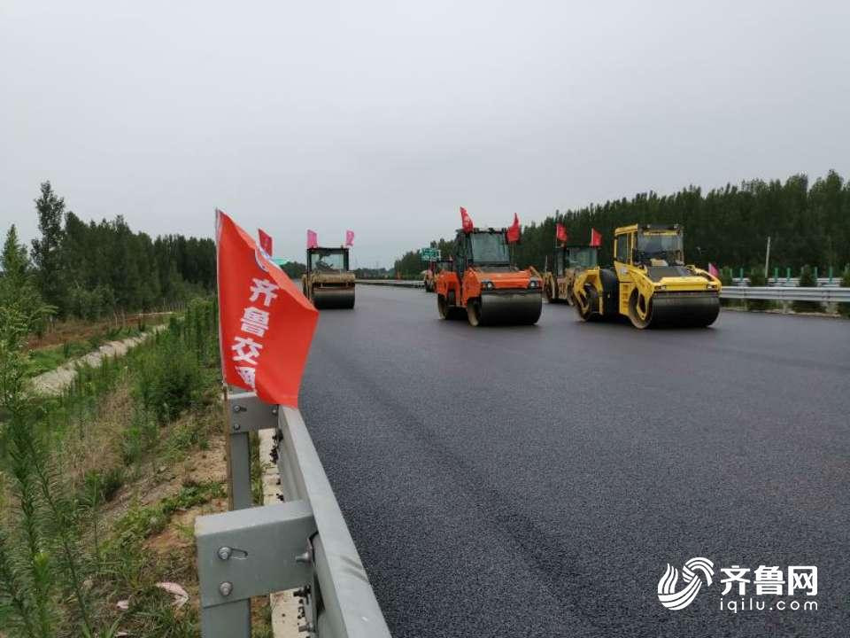 Trên thực tế, không chỉ Trung Quốc, nhiều quốc gia khác như Anh cũng đang tìm cách triển khai công nghệ tự hành trong xây dựng, ví dụ như sử dụng máy bay không người lái để giám sát và khảo sát các công trường xây dựng. Tuy nhiên, chưa có dự án nào được thực hiện tự động hóa hoàn toàn như dự án này của Trung Quốc.